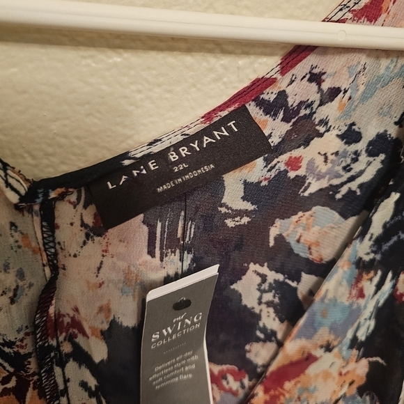 Lane Bryant  Floral Plus Size Tank Top - Picture 4 of 8